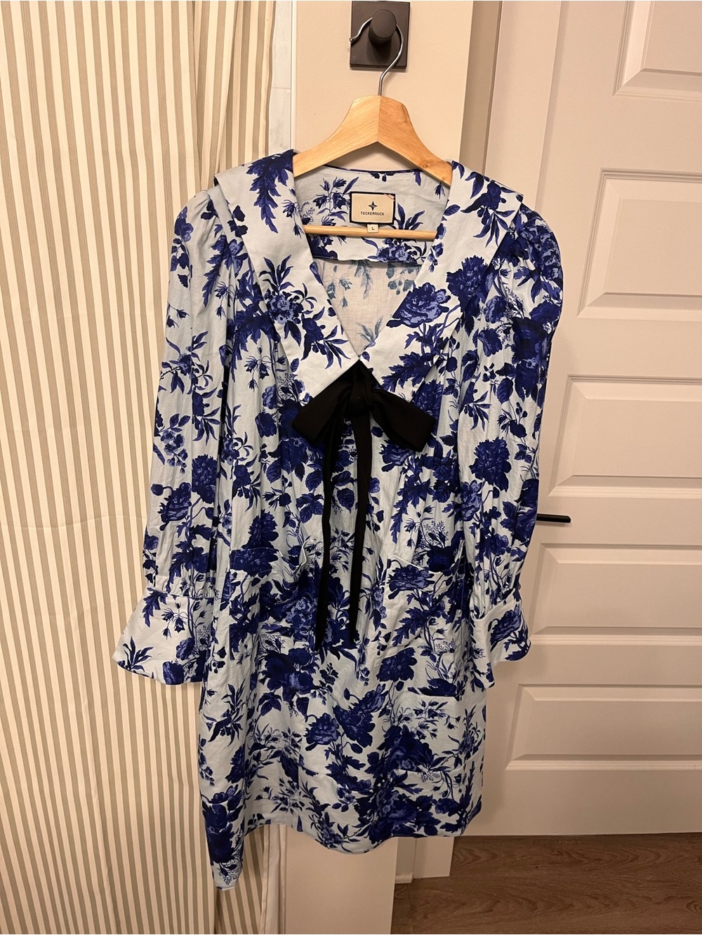 Tuckernuck blue floral print dress - Picture 2 of 8